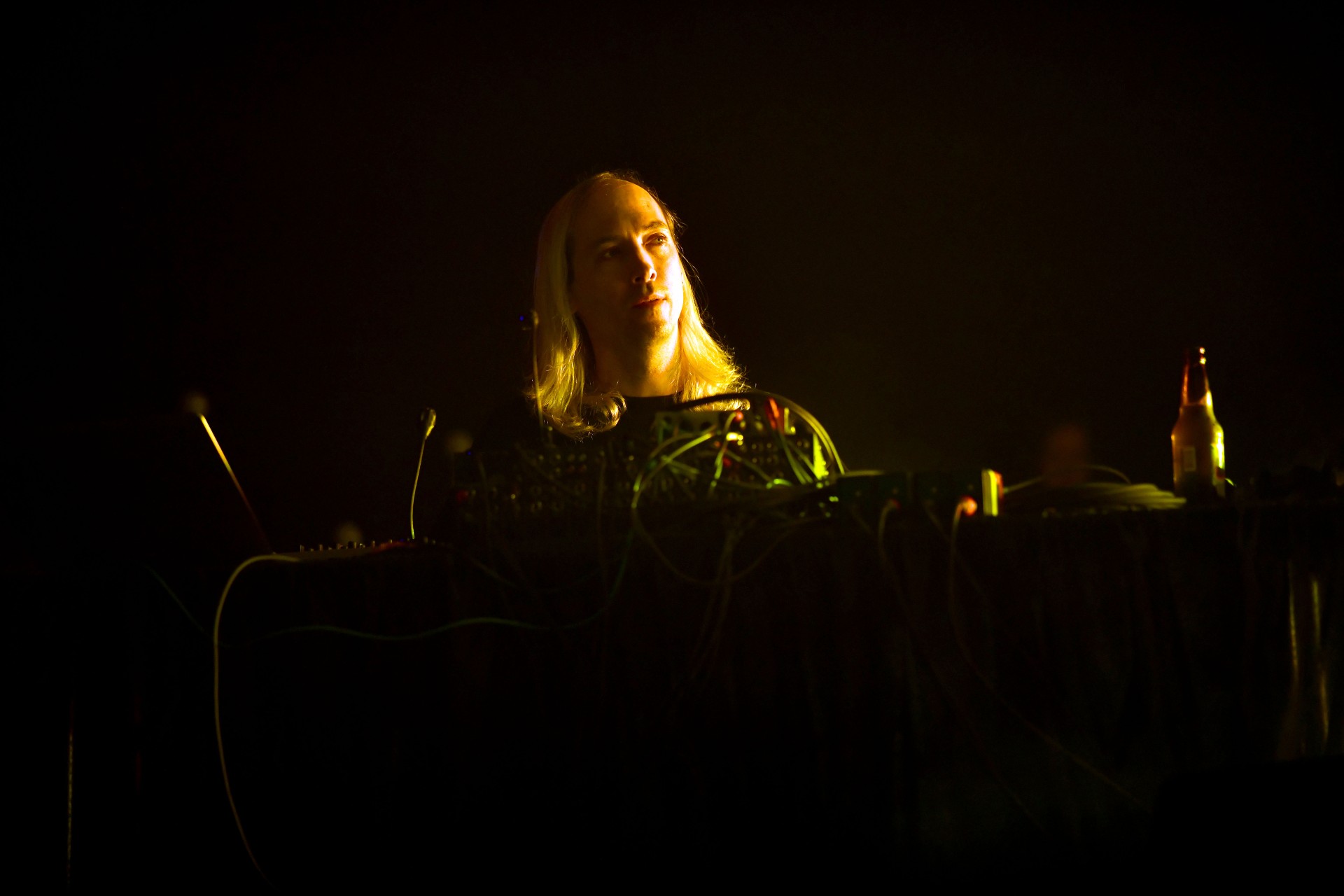 Tim Hecker i wokalistki Księżyca we wspólnej, pięknej kompozycji